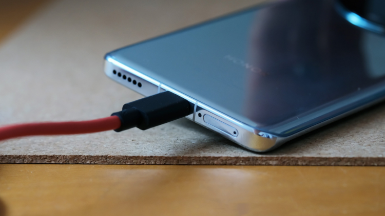 Как проверить, поддерживает ли ваш кабель USB-C быструю зарядку 3